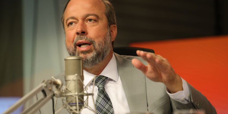 Não foi falta de energia, mas problema técnico, diz ministro Silveira nao-foi-falta-de-energia,-mas-problema-tecnico,-diz-ministro-silveira