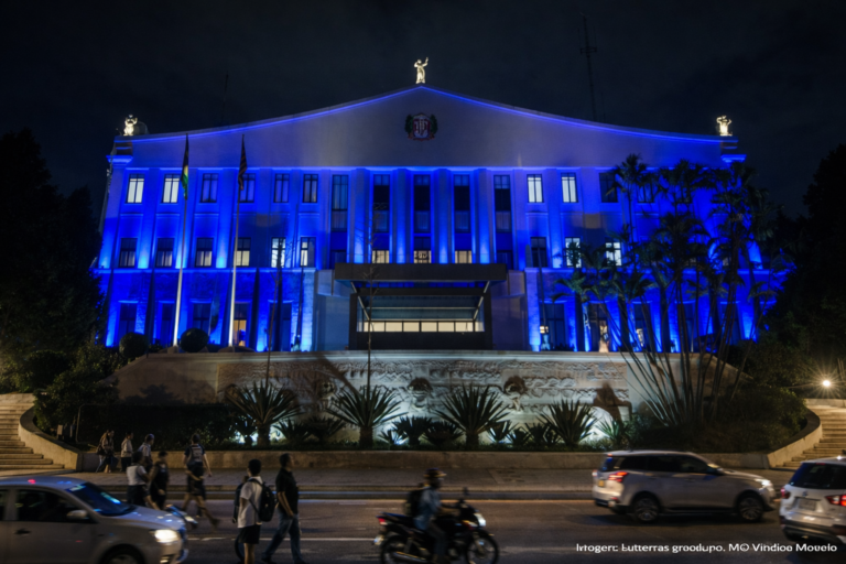 Palácio dos Bandeirantes recebe iluminação azul em apoio ao Dia Mundial de Conscientização do Autismo