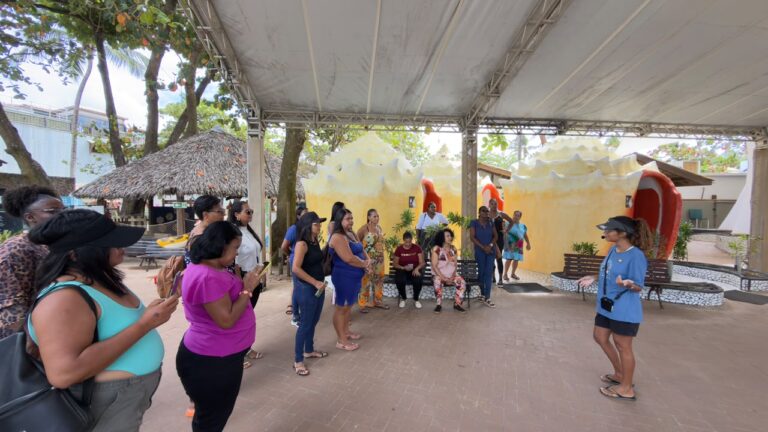 CRAS Caji promove visita ao Projeto Tamar e proporciona manhã de aprendizado e bem-estar para mulheres assistidas