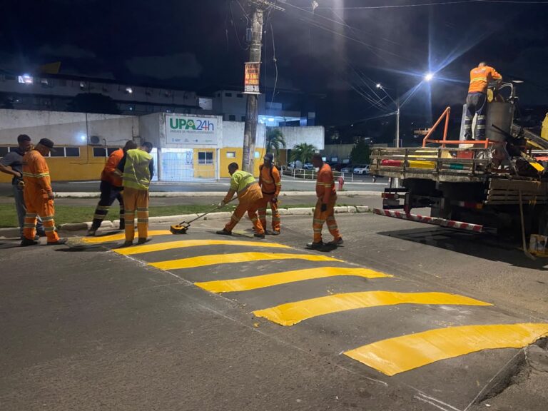 Prefeitura dá continuidade às intervenções em diferentes pontos do município por meio do Sinaliza Lauro
