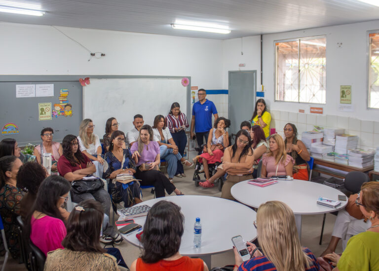 Encontro em Lauro de Freitas aproxima educação e saúde na construção de atendimento integrado a estudantes atípicos
