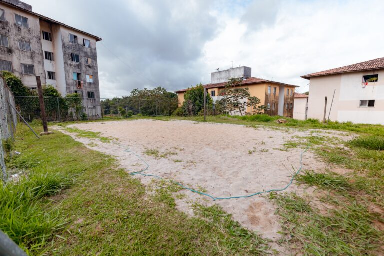 Prefeita Débora Regis autoriza requalificação do campo do Dona Lindu e amplia investimentos em esporte e lazer
