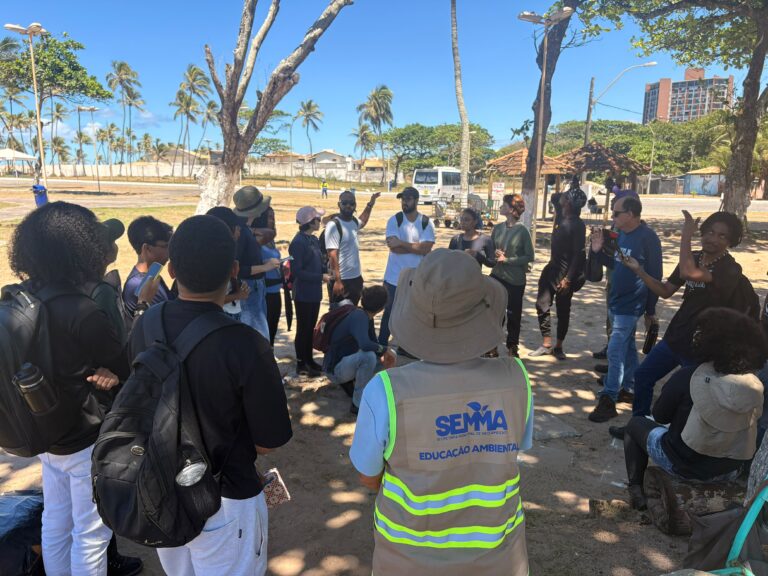 Estudantes da UFBA fazem diagnóstico de campo em praias de Lauro de Freitas