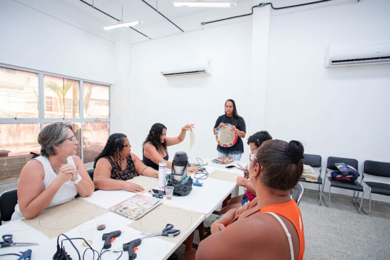 Oficina de artesanato do CRAS Itinga I fortalece laços e ajuda mulheres a obter renda extra