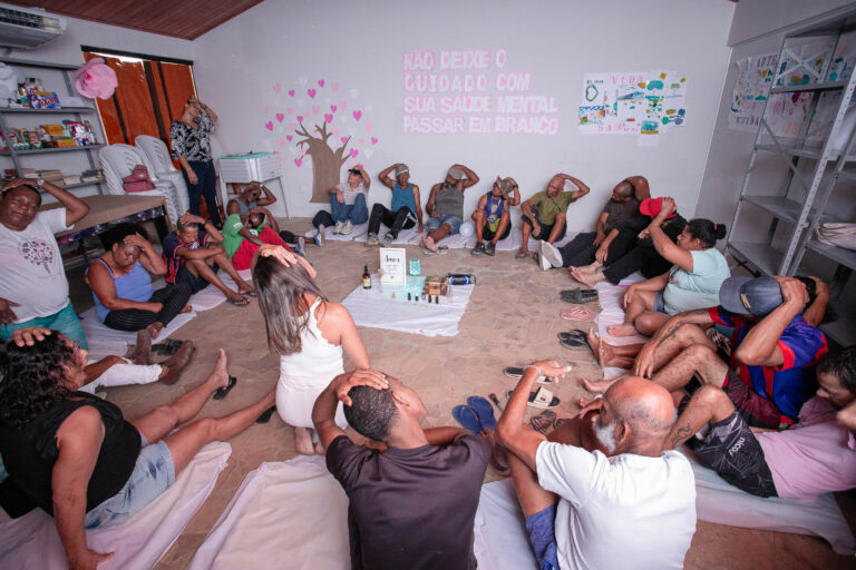 CAPS AD de Lauro de Freitas une meditação, música e dança em ação especial de saúde mental