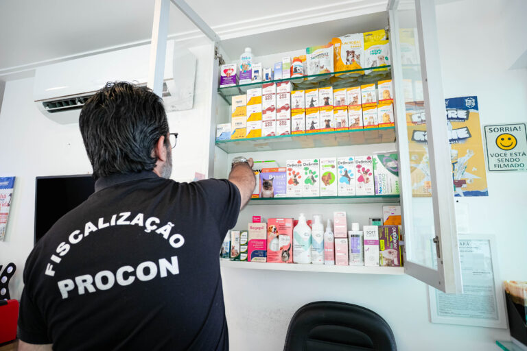 Procon intensifica fiscalização em clínicas veterinárias de Lauro de Freitas por meio da Operação Bons Tratos