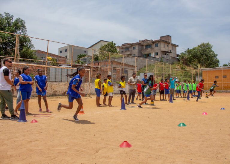 Estudantes da Rede Pública Municipal de Lauro de Freitas participam de competição de atletismo