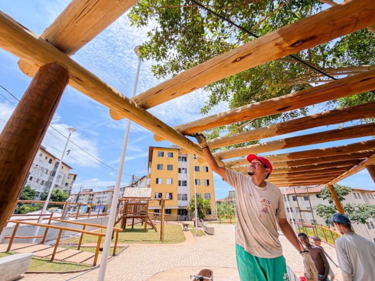 Obra de requalificação da praça do Dona Lindu, em Itinga, alcança 87% de execução